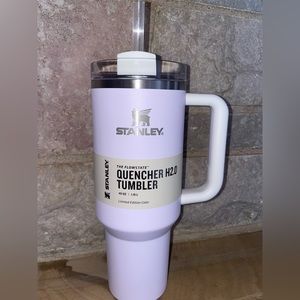 STANLEY QUENCHER TUMBLER-WISTERIA 40 OZ. TARGET EXCLUSIVE